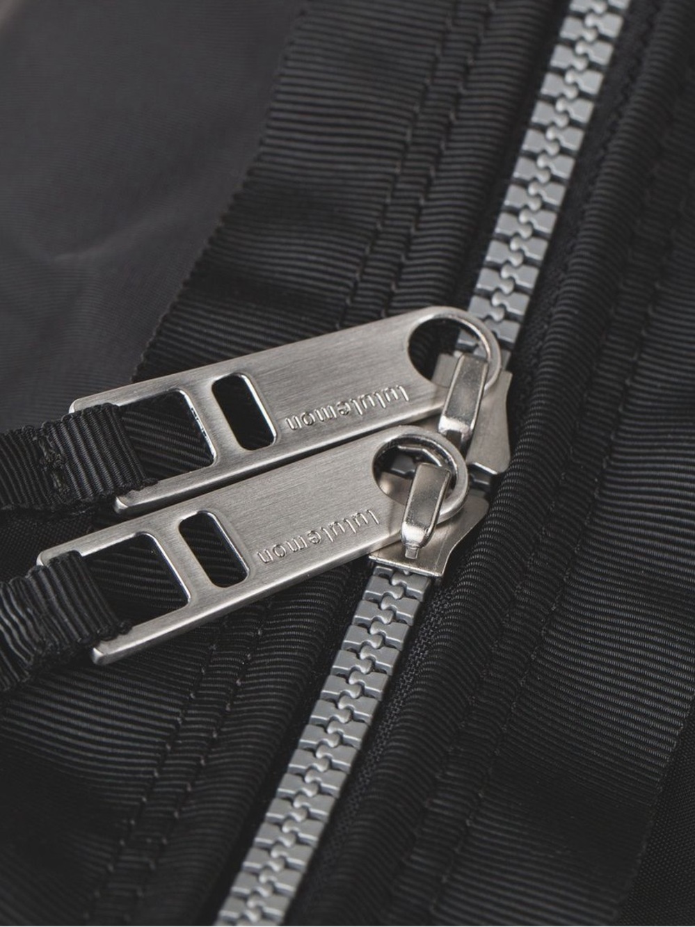 Lululemon Resolution Hobo Black YK2 - Picture 3 of 5